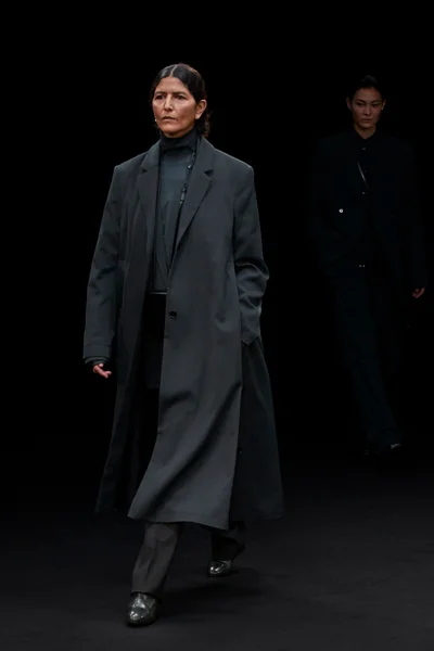 Look 5